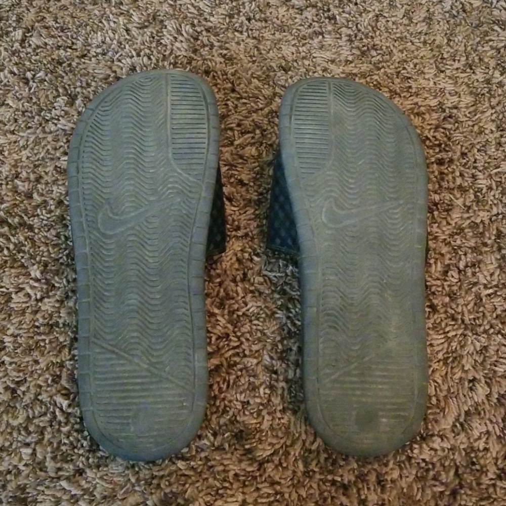 Nile Slides - Picture 2 of 4